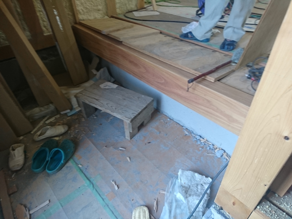 ケヤキ無垢玄関框