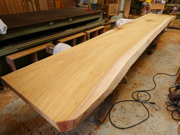 ケヤキ一枚板カウンター