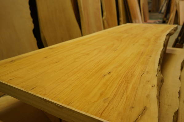 ケヤキ無垢一枚板