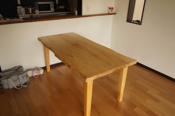 栃一枚板ダイニングテーブル