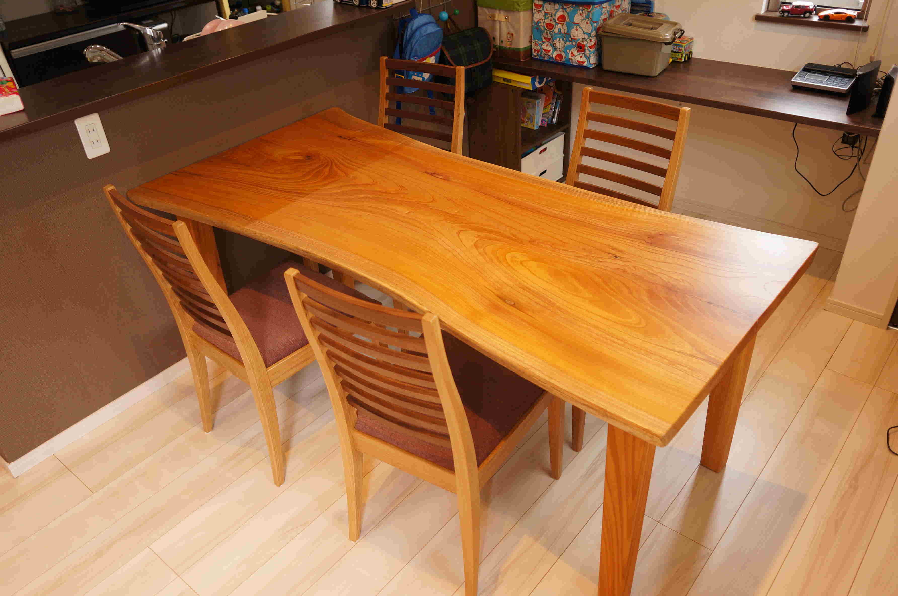 ケヤキ一枚板ダイニングテーブル