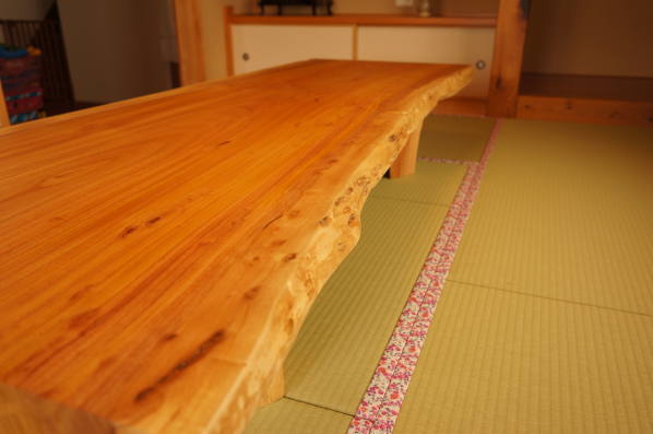 ケヤキの天然木