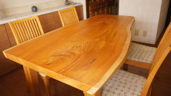 ケヤキ一枚板テーブル