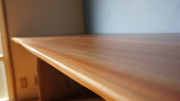 木の一枚板デスク