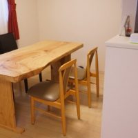 栃の木一枚板テーブル