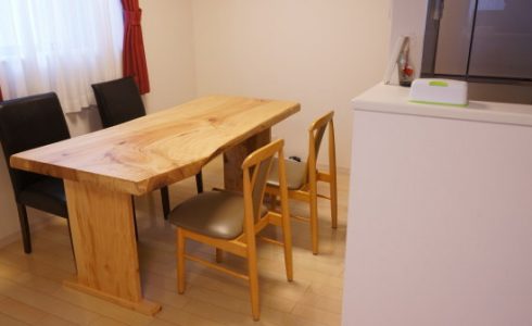 栃の木一枚板テーブル