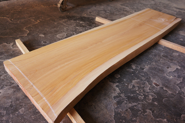 ケヤキ一枚板カウンター