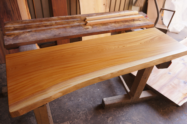 ケヤキ一枚板カウンター