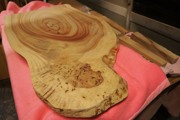 楠の木テーブル