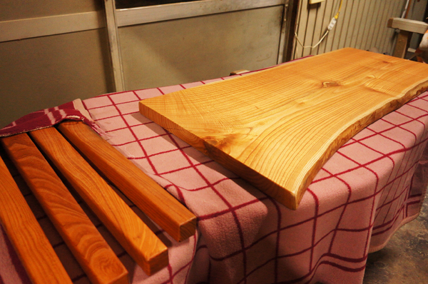 ケンポナシ一枚板デスク