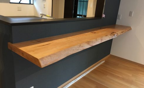 木の一枚板キッチンカウンター