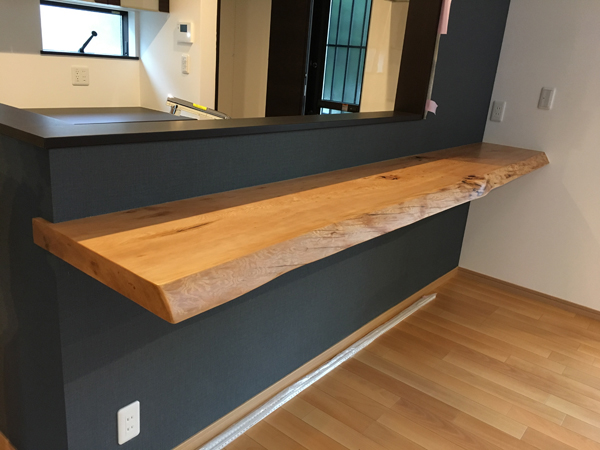 木の一枚板キッチンカウンター