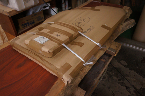 木の一枚板発送