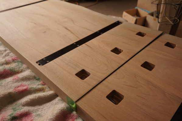 一枚板の反り止め