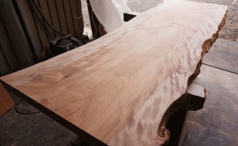 樺一枚板ローテーブル