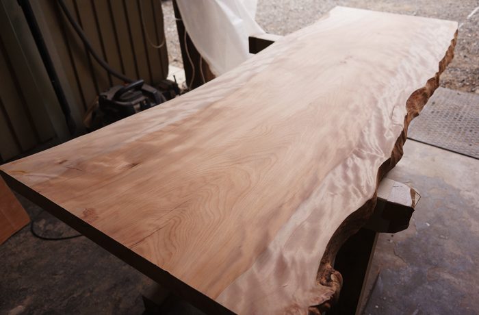 樺一枚板ローテーブル