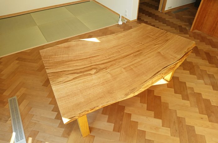 栗の木一枚板テーブル