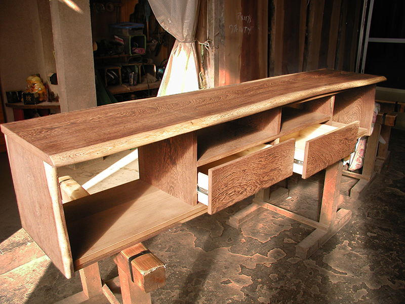 ウエンジ一枚板テレビ台