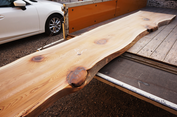 杉一枚板キッチンカウンター