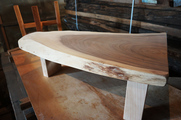 モンキーポット一枚板テーブル