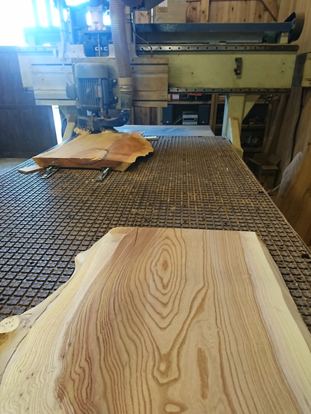 ケヤキ一枚板天板