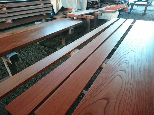 ケヤキ一枚板加工