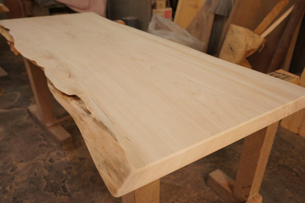 ヒノキ一枚板テーブル