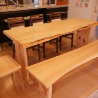 ヒノキ一枚板ダイニングテーブル