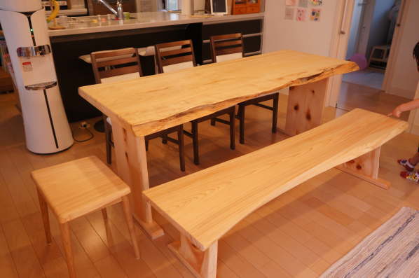 ヒノキ一枚板ダイニングテーブル