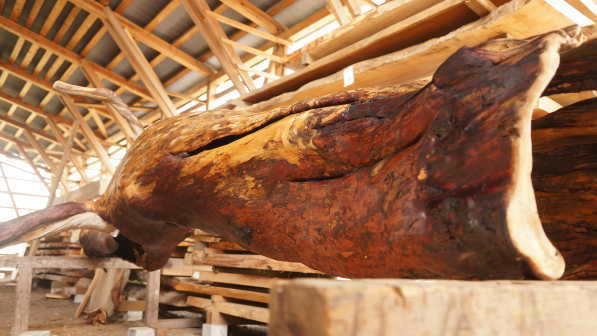 赤松皮付き丸太