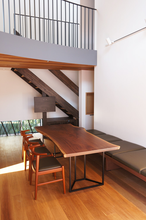 天然木無垢一枚板テーブル