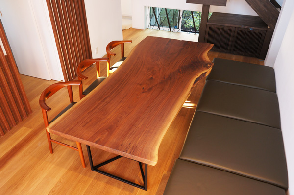 天然木無垢一枚板テーブル