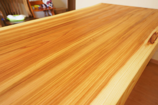 杉の一枚板ダイニングテーブル