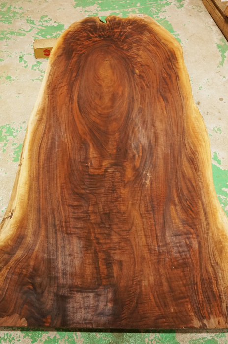 杢入りブラックウォルナット一枚板