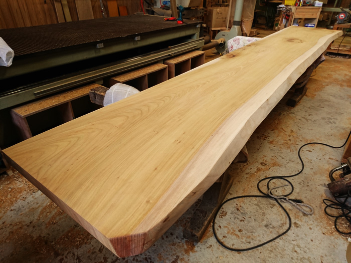 けやき無垢一枚板カウンター