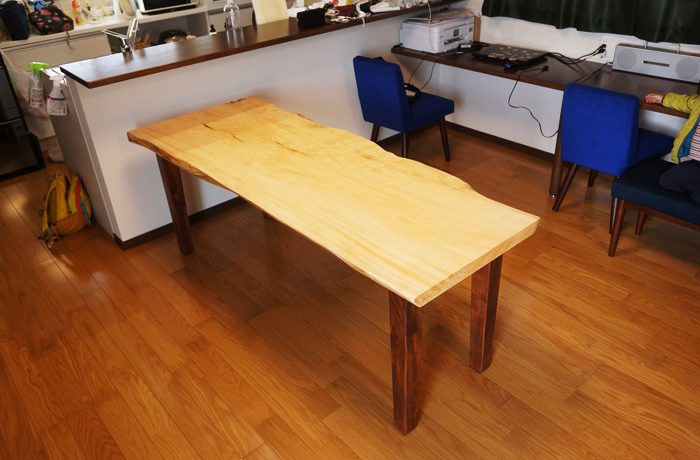 桧一枚板ダイニングテーブル