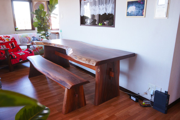 天然木一枚板テーブル