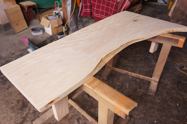 栃一枚板テーブル