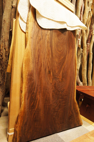 クラロウォルナット一枚板