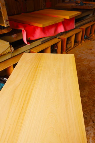 ケヤキ天然木テーブル