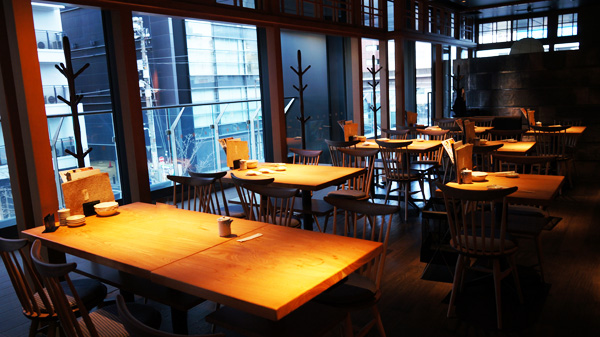 天然木一枚板店舗使用