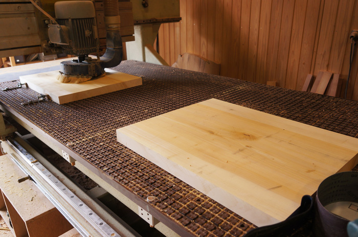 イチョウテーブル