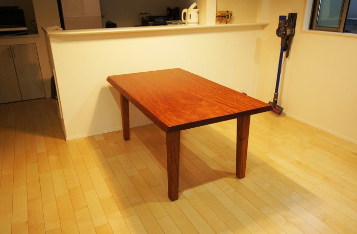 ブビンガ天然木テーブル