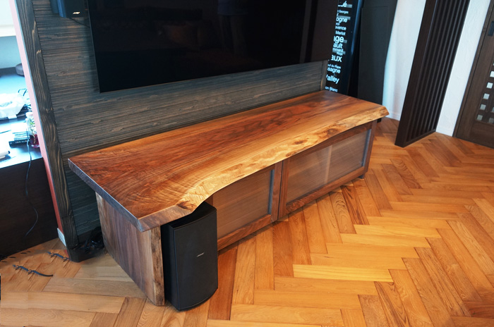 埼玉県入間市：総無垢づくりブラックウォルナットのテレビボード製作