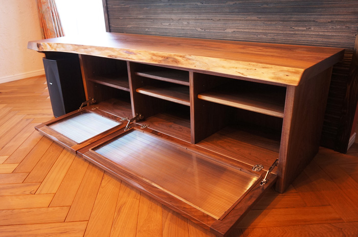 無垢一枚板テレビ台の前扉