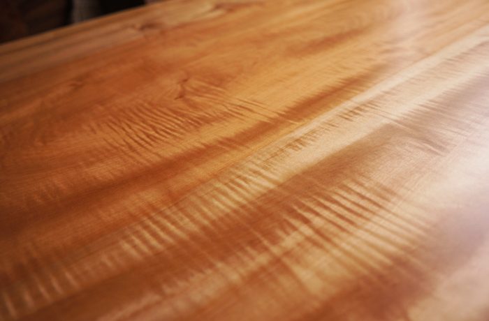 栃一枚板の木目