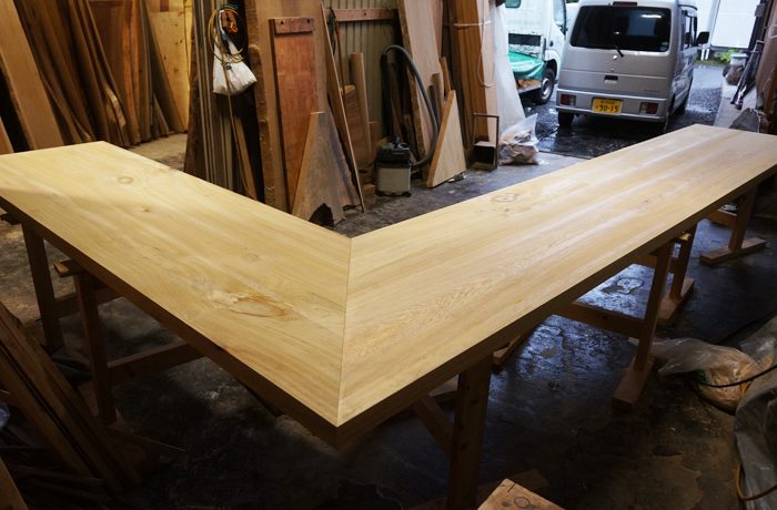 ラオスヒノキカウンター