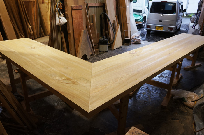 ラオスヒノキカウンター