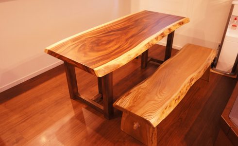 モンキーポットダイニングテーブル