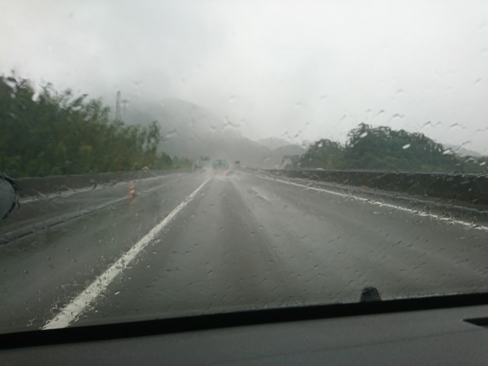 雨天走行
